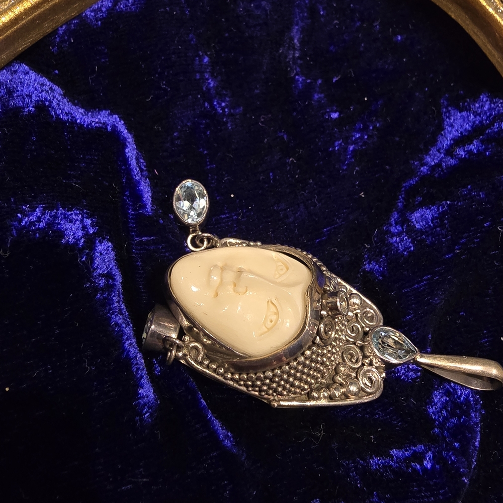 Bali Silver Pendant Necklace with Aquamarine Stones - Picture 4 of 14